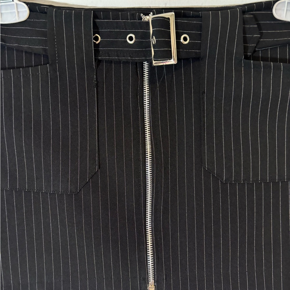 Taunt Juniors Size 3 Black Pin Striped Mini Skirt Buckle Zipper Front Y2K Casual - Picture 2 of 7